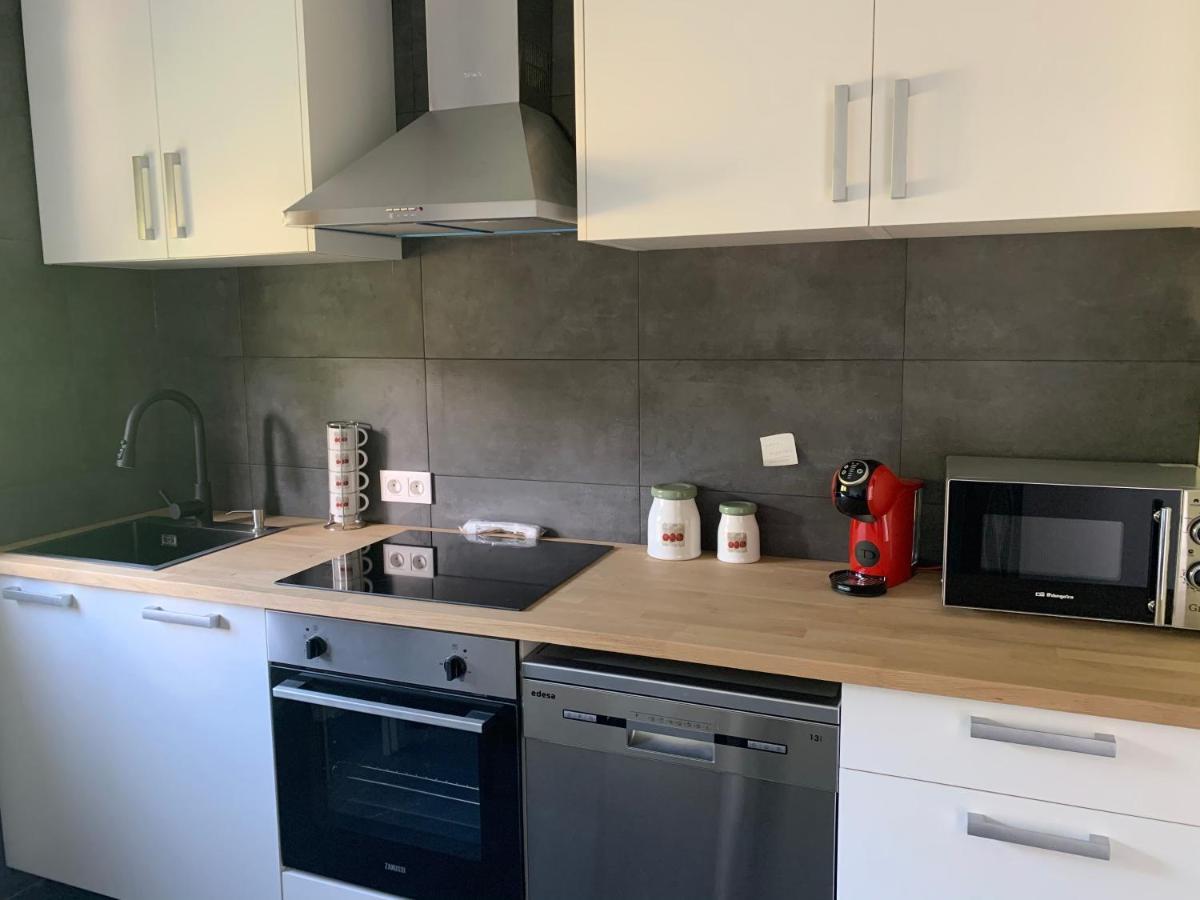 A Casa Vermella Con Jardin A 10 Minutos De Santiago De Compostela Leilighet Ortono Eksteriør bilde
