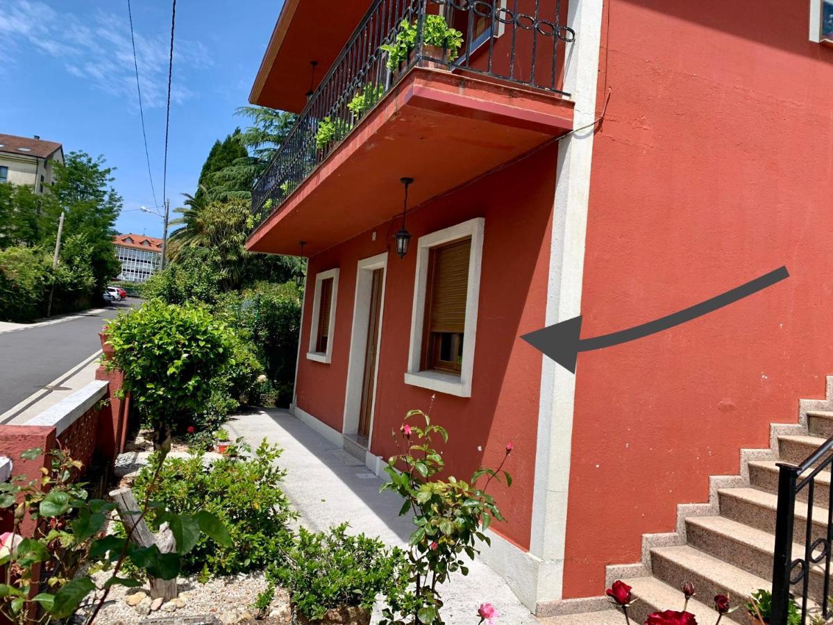 A Casa Vermella Con Jardin A 10 Minutos De Santiago De Compostela Leilighet Ortono Eksteriør bilde