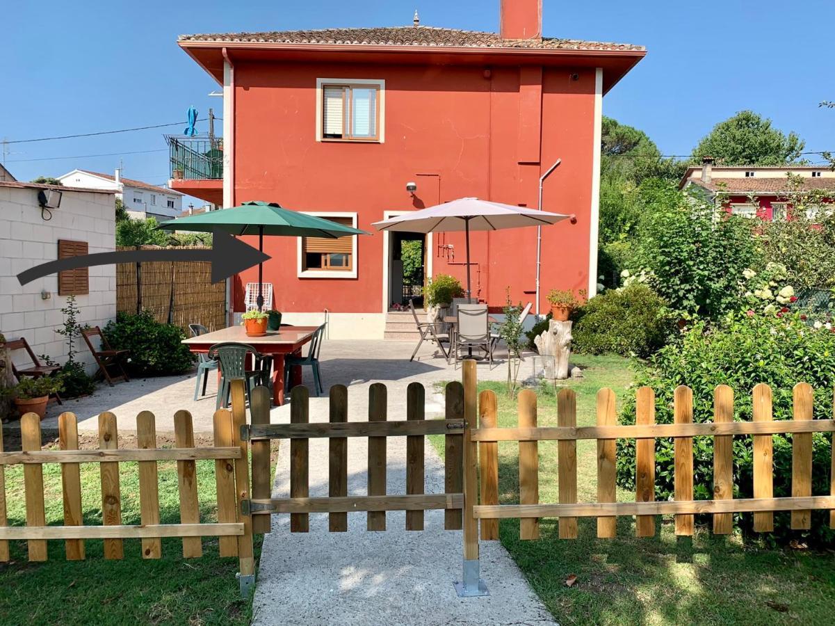 A Casa Vermella Con Jardin A 10 Minutos De Santiago De Compostela Leilighet Ortono Eksteriør bilde